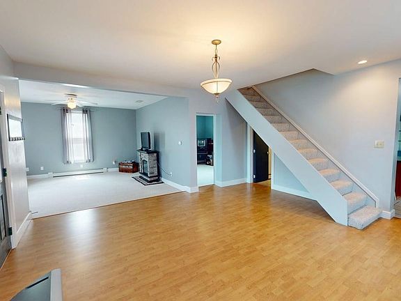 5th image of 846 Park St