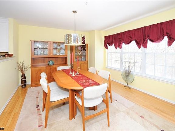 5th image of 153 Vista Ter #15-3