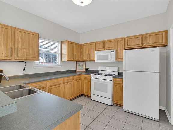 3rd image of 1347 Avenue A