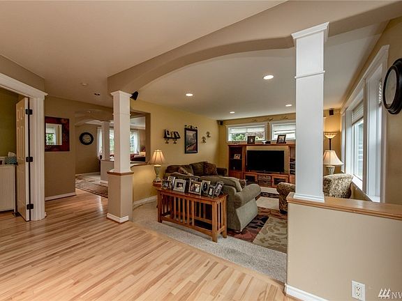 4th image of 4814 66th Street Ct E