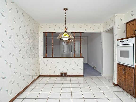4th image of 5918 Cantwell Dr