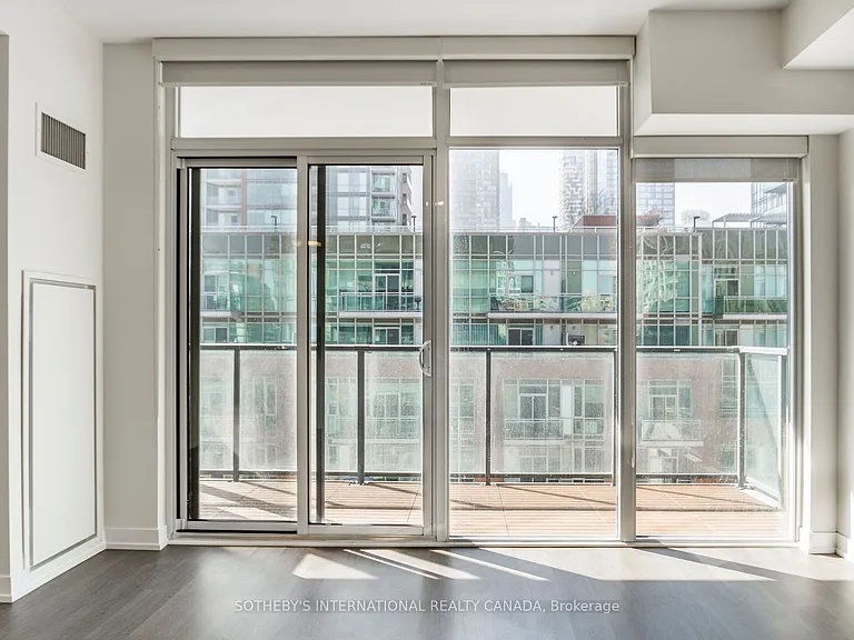 105 George St #713 — Photo 19