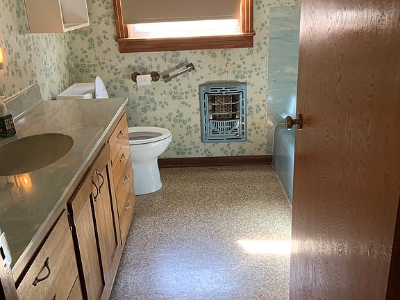 5th image of 521 Lagarde St