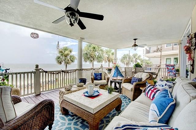 1st image of 936 Beachview Dr