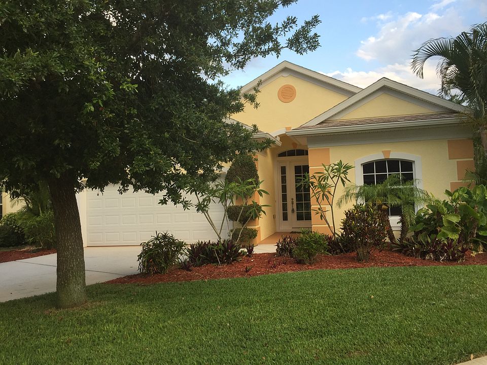 1st image of 575 Greenleaf Ln