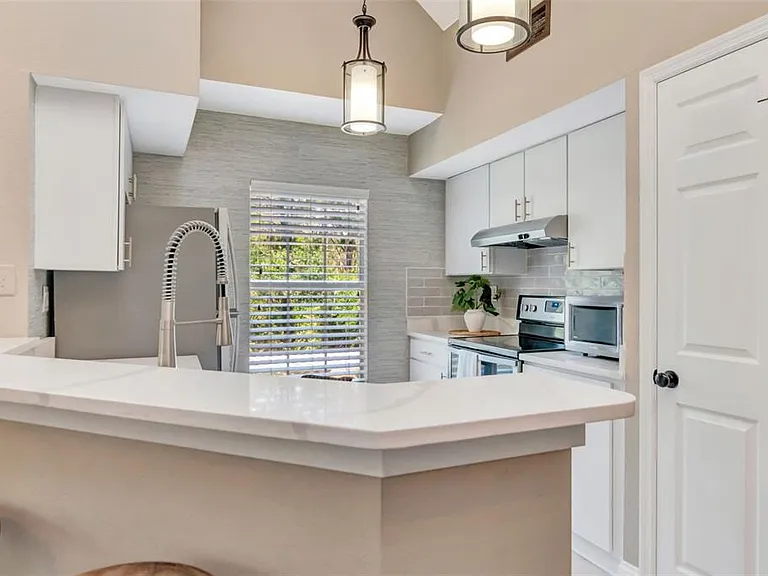 9130 Lake Chase Island Way #9130 — Photo 9