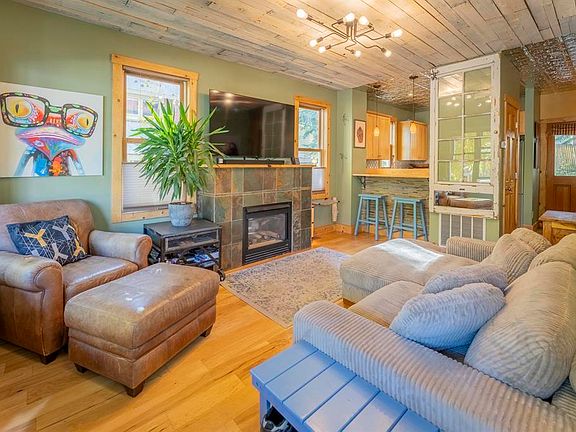 2nd image of 407 Horseshoe Drive