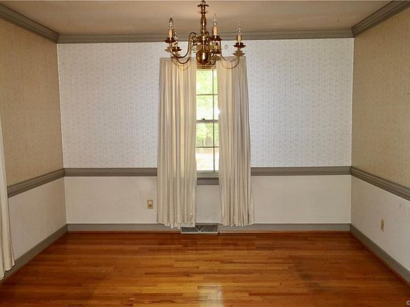 4th image of 7387 Hill View Dr