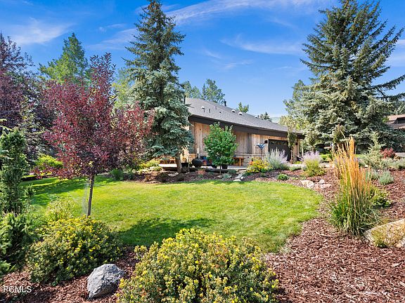 3rd image of 3220 Upland Cir