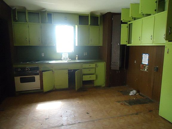 3rd image of 709 W Avenue G