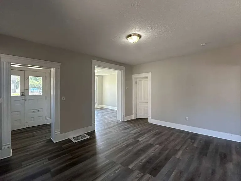 9300 Madison Ave — Photo 9
