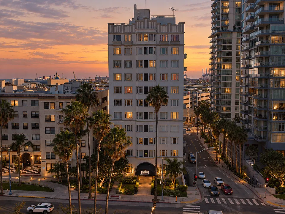 360 W Ocean Blvd #706