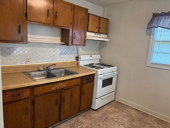 3rd image of 258 W Vine St #1