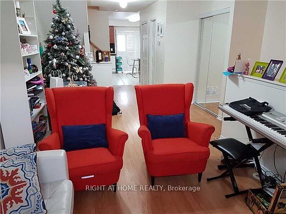 2nd image of 50 Strathaven Dr #115