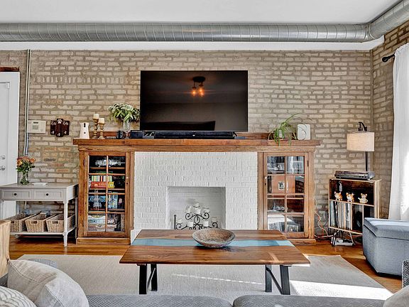 5th image of 1846 W Berteau Ave APT 2