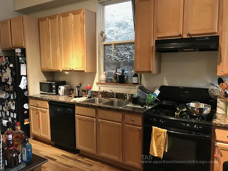 2636 N Halsted St #2R — Photo 2
