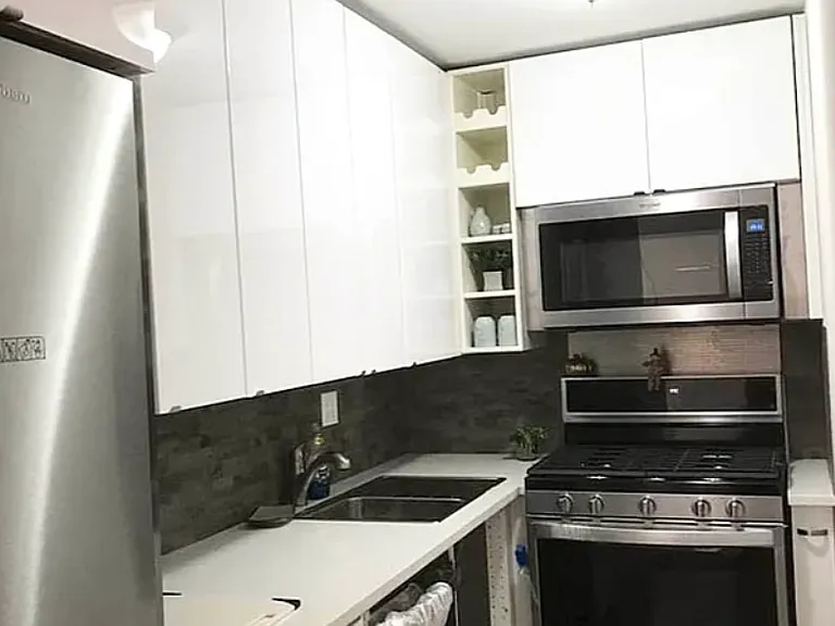 224 1st Ave #3C — Photo 3
