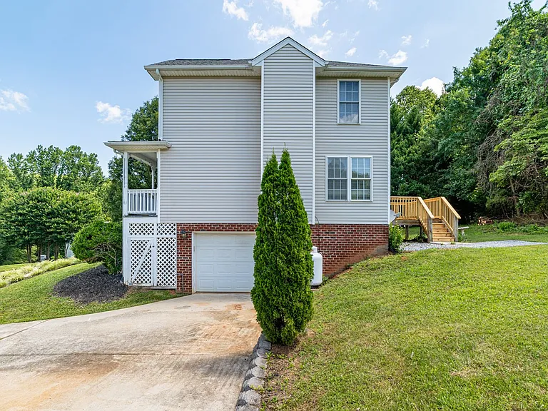 72 Viking Dr — Photo 12