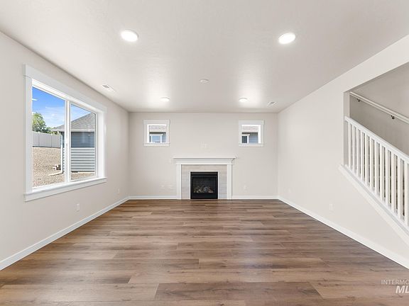 2nd image of 2049 Sumac Avenue Block #2-lot 11