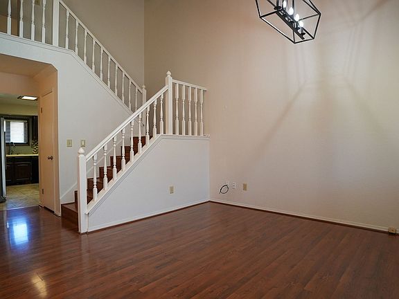 5th image of 3323 Chuckwagon Rd
