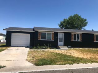 925 Cosgrave Ave APT A, Winnemucca, NV 89445
