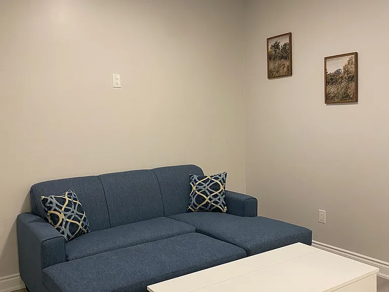 306 Jarvis St E — Photo 10
