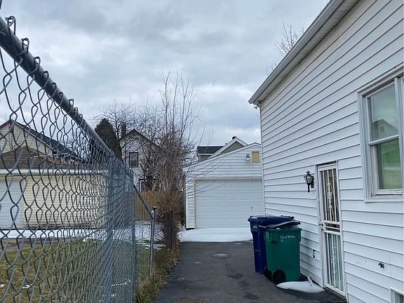 2nd image of 7 Edith St