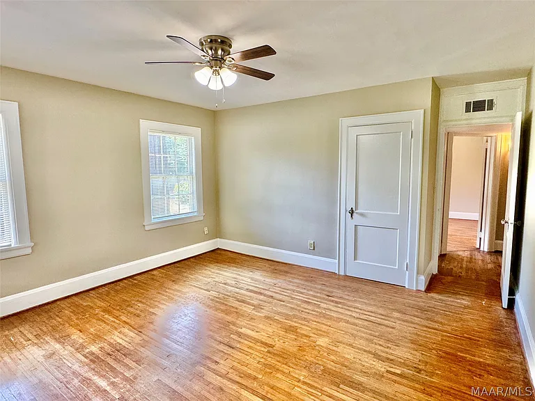 440 E Fairview Ave — Photo 26