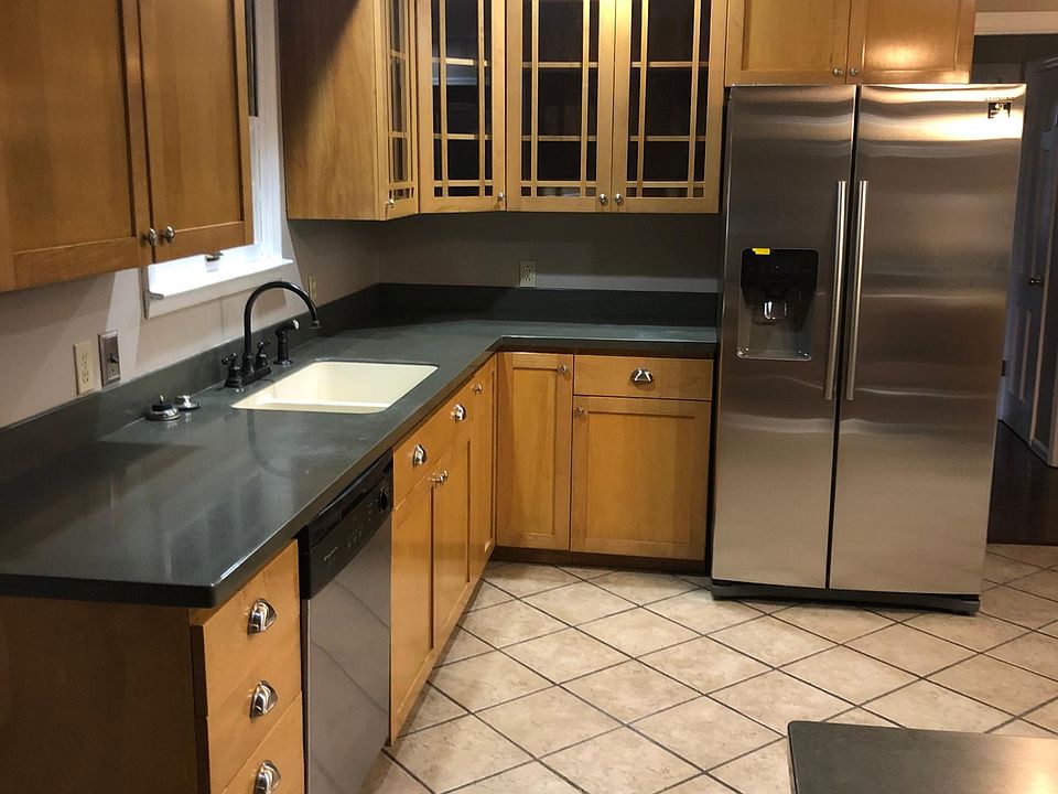 409 Apple St, Hazard, KY 41701 Zillow