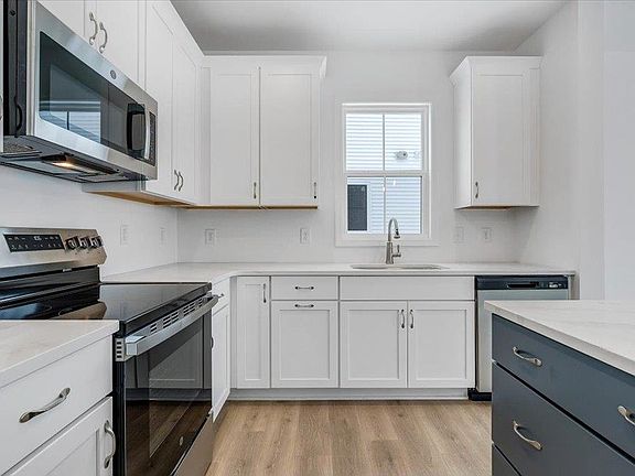 4th image of 2118 McCarters Way
