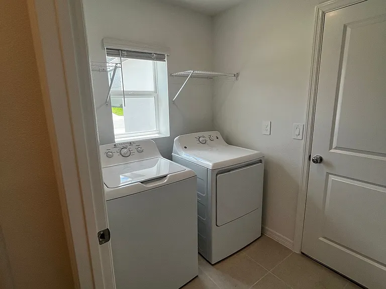 7702 Abagail Dr — Photo 15