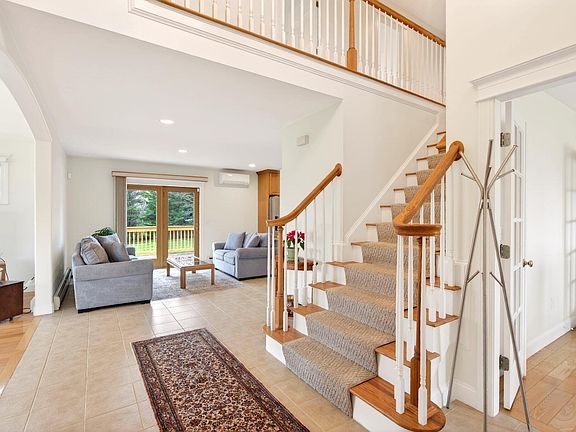 5th image of 34 Fowler Farm Road