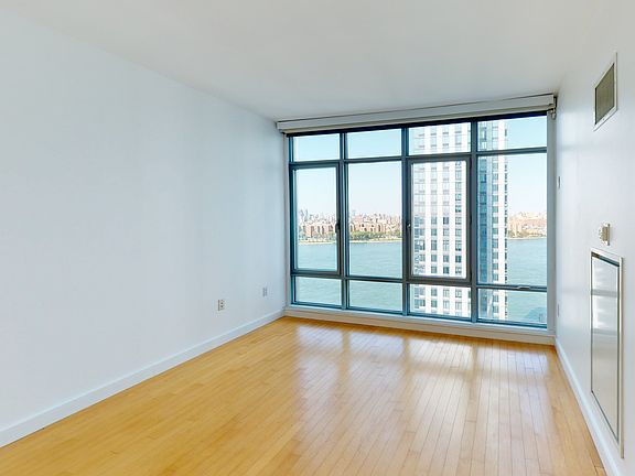 5th image of 1 Northside Piers APT 23B