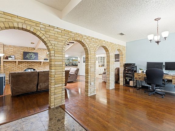 2nd image of 2512 Evergreen Dr
