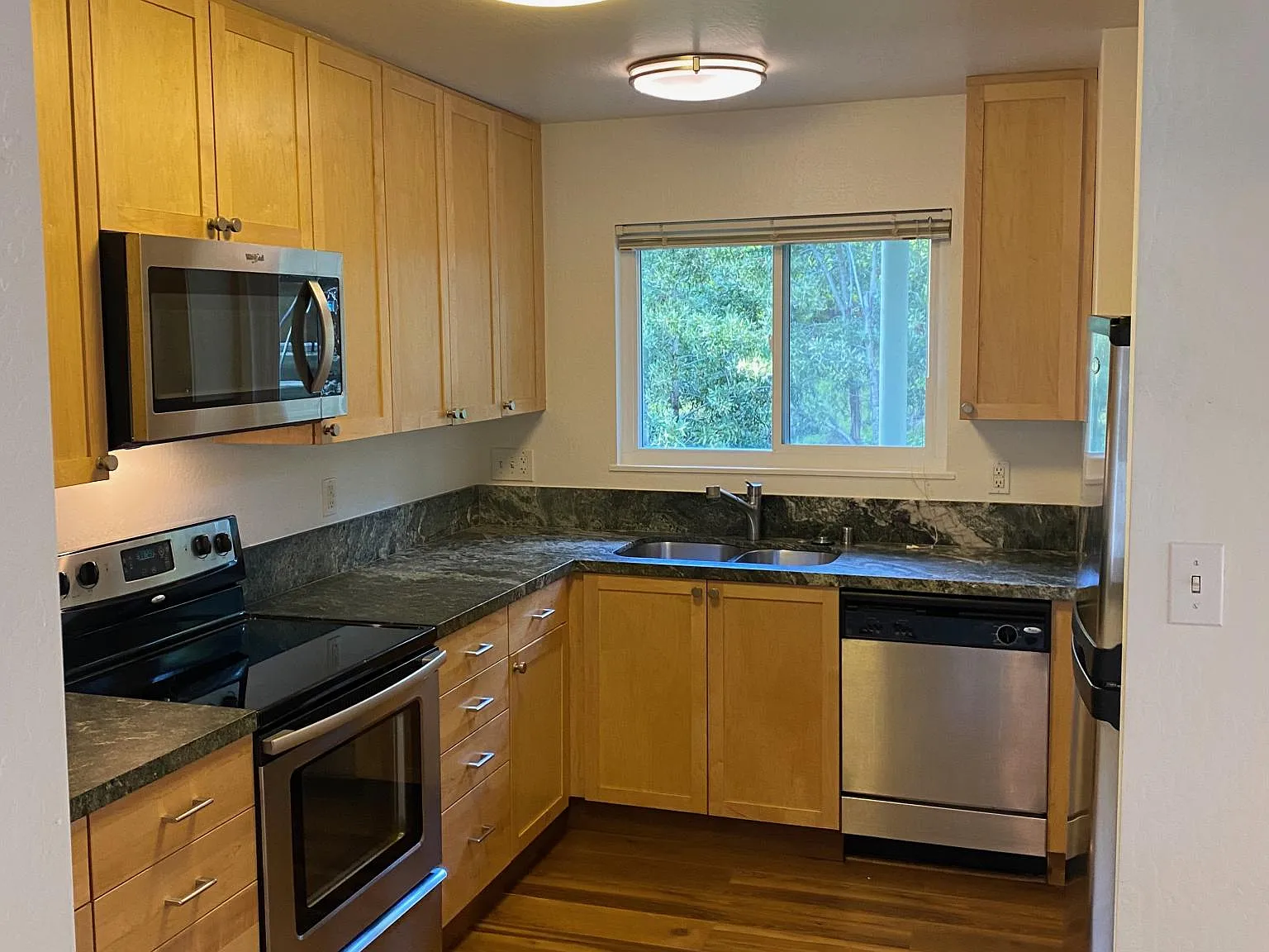 2 bed, 925 sqft, $3,150 — Photo 4