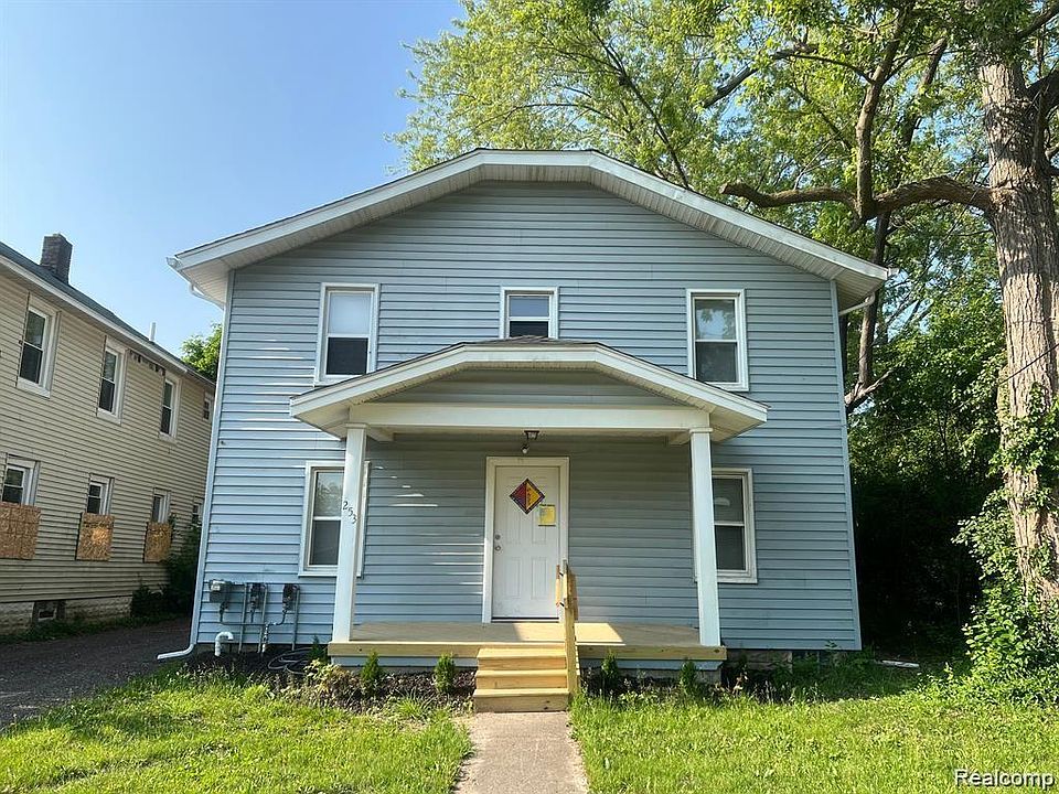 1st image of 253 W Wilson Ave
