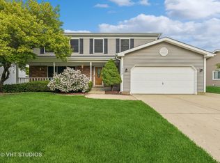 1285 Manchester Dr, Crystal Lake, IL 60014