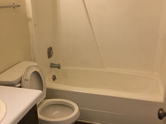5th image of 2535 McFaddin St APT 9