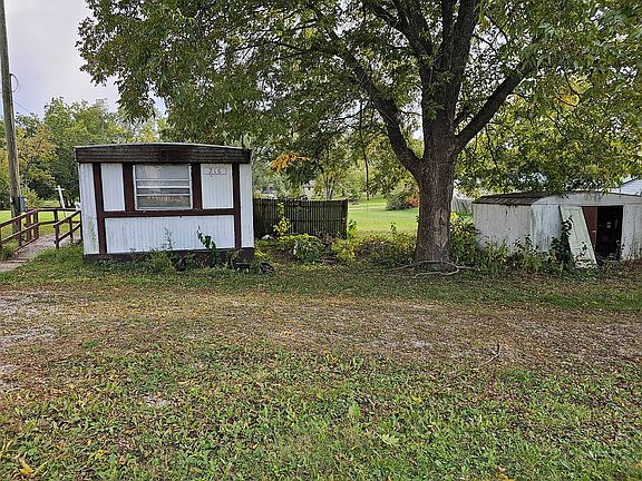 5th image of 216 Herriman St