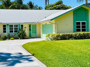 9325 SE Athena St, Hobe Sound, FL 33455