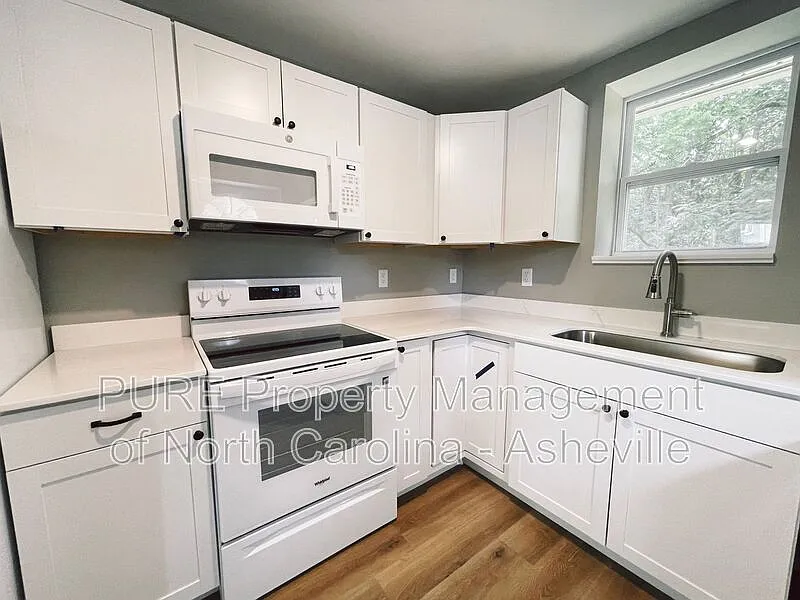 2 bed, 1.0 bath, 588 sqft, $1,950 — Photo 4