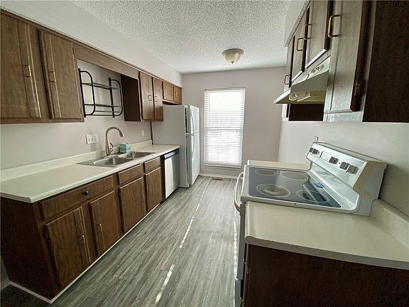 4th image of 8053 N Stoddard Ave