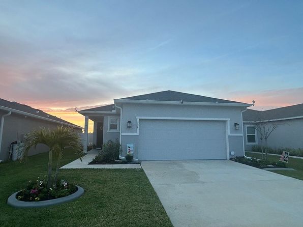 9379 Sandy Bluffs Cir