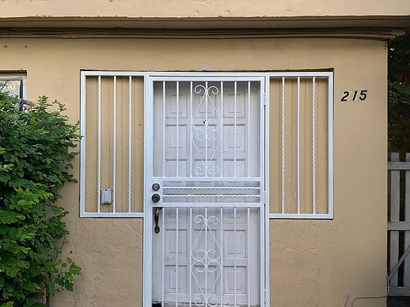 3rd image of 215 NW 17th Ct