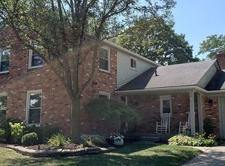 16649 Dundalk Ln, Northville, MI 48168
