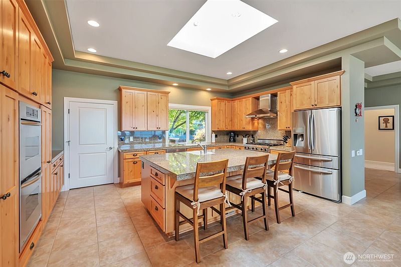 5th image of 302 Noblecliff Place
