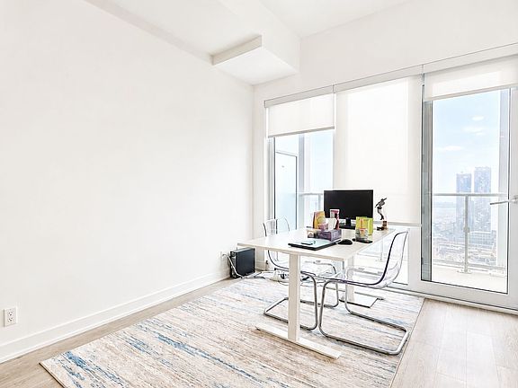 3rd image of 88 Queen St E #5209