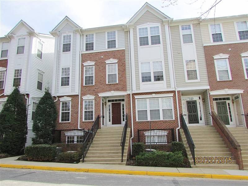 1st image of 11628B Cavalier Landing Ct