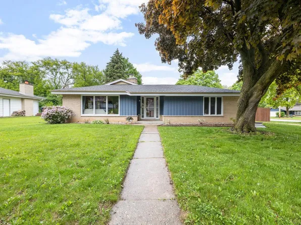 1996 Rambling Rose ROAD, Waukesha, WI 53186