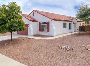 7957 W Sacramento Hill Dr, Tucson, AZ 85743